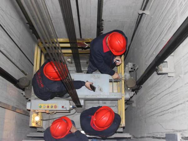 家用别墅电梯施工现场